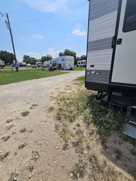 Camp Eagle RV Park Picture 2