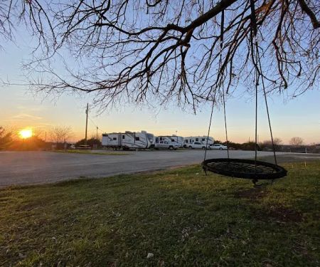 Hooves N Wheels RV Park