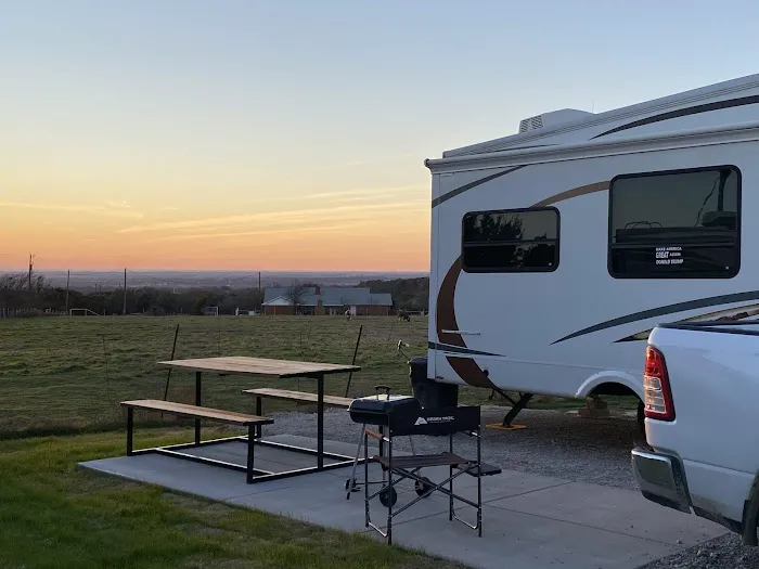Hooves N Wheels RV Park Picture 4