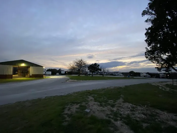 Hooves N Wheels RV Park Picture 9