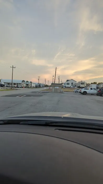 Fort Worth RV Park Picture 9