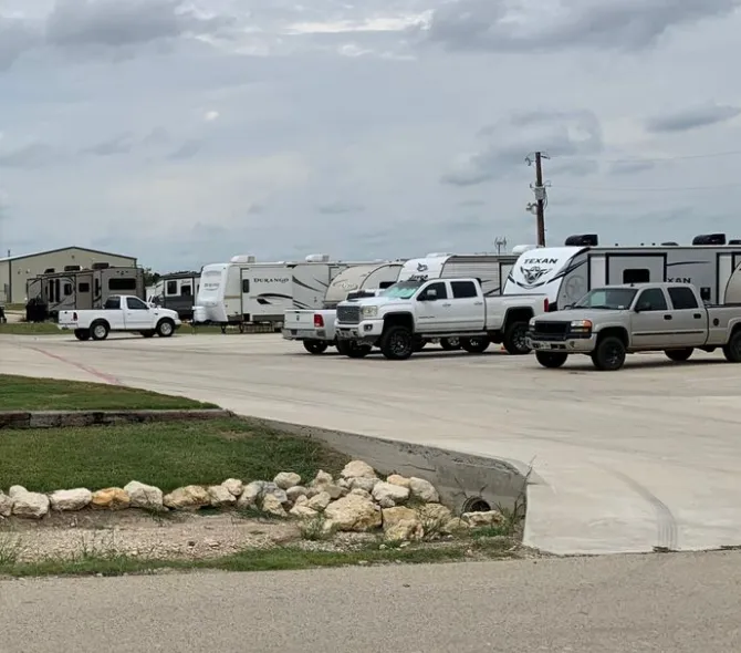 Fort Worth RV Park Picture 7