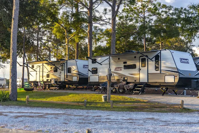 Twin Lakes Camp Resort Picture 10