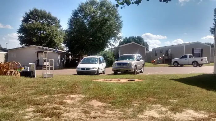 Millstead's Mobile Home Park Picture 3
