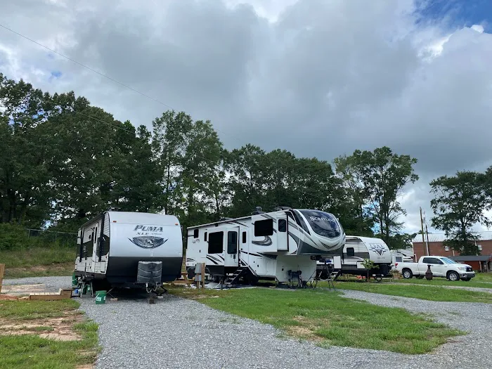 Calhoun Hills at 103 RV Park Picture 7