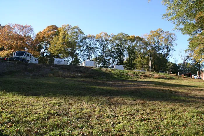 Calhoun Hills at 103 RV Park Picture 8