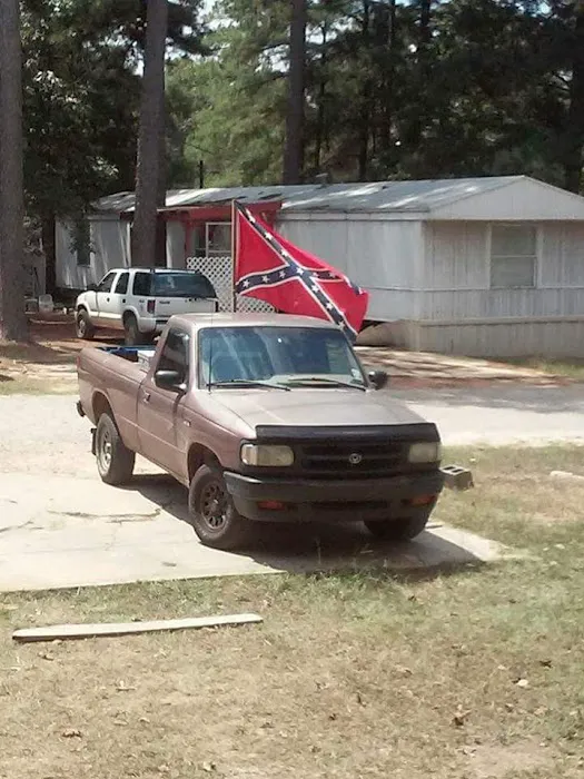 Pine Hill Mobile Home Park Picture 3