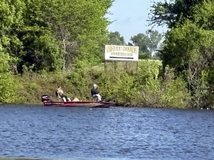 Midway RV Park & Marina Picture 7