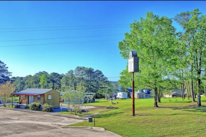 K&M Lake Rentals RV Park & Cabins Picture 4