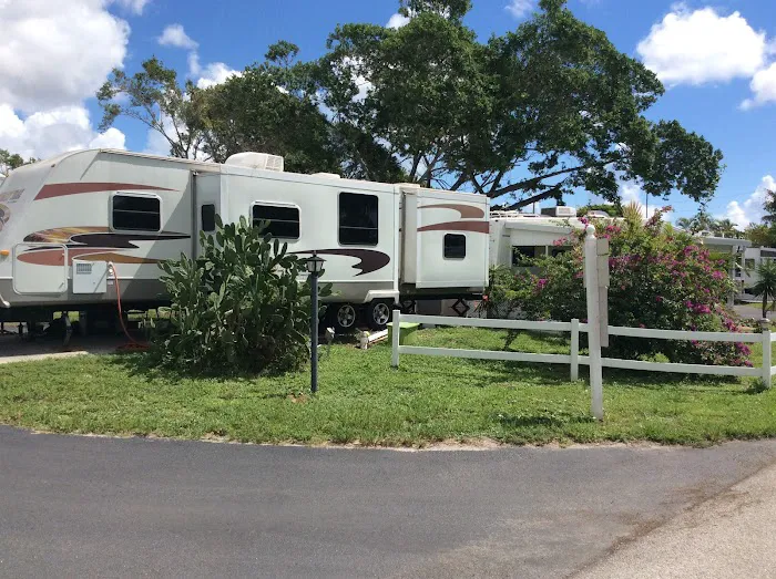 Paradise Island RV Resort Picture 1