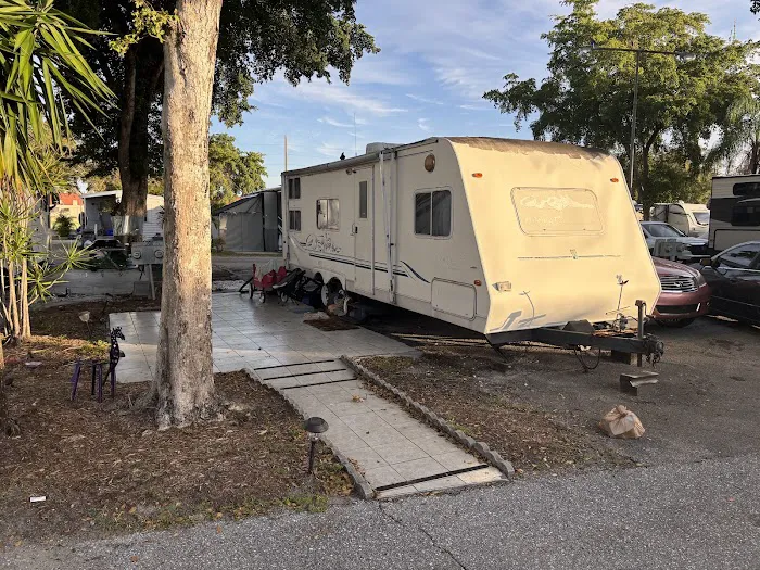 Sunshine Holiday MHCC RV and Camping Resort Picture 8