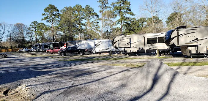 The Covered Wagon RV Park Picture 2