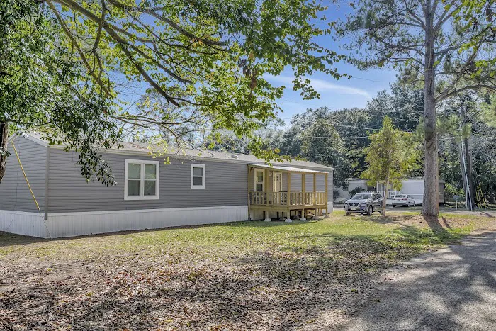 Wickshire Lane Mobile Home & RV Community Picture 3