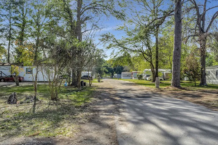 Wickshire Lane Mobile Home & RV Community Picture 5