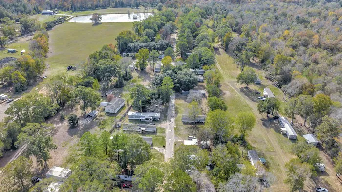 Wickshire Lane Mobile Home & RV Community Picture 4