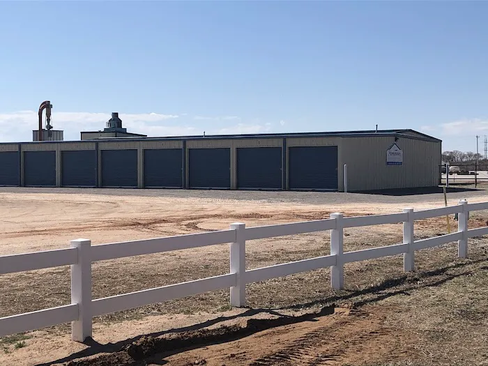 HomeTown RV, Laundromat, and Storage Picture 4