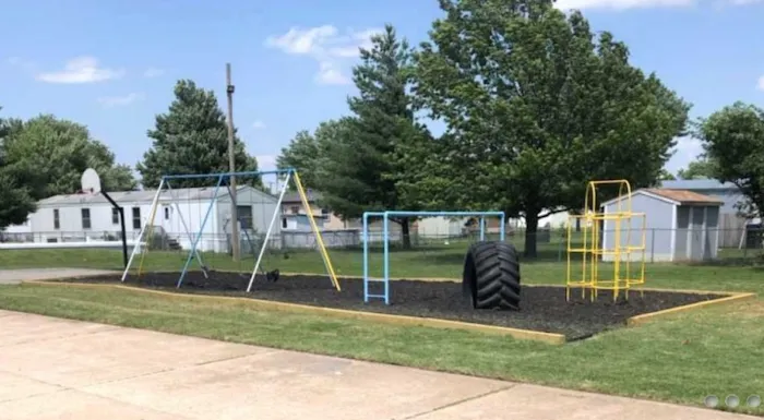 Country Aire Mobile Home Park Picture 10