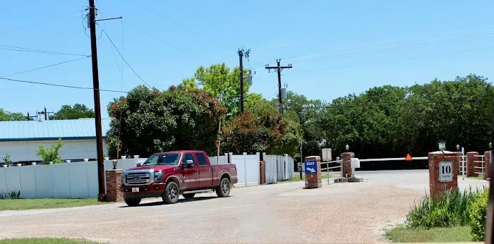 Lake Life RV Park - Lake Whitney Picture 3