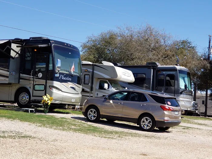 Lake Life RV Park - Lake Whitney Picture 6