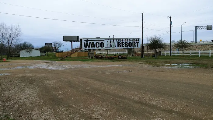 Waco RV Resort Picture 3
