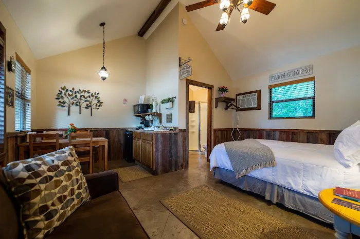 Nicole Creek Cabins and RV Park Picture 3