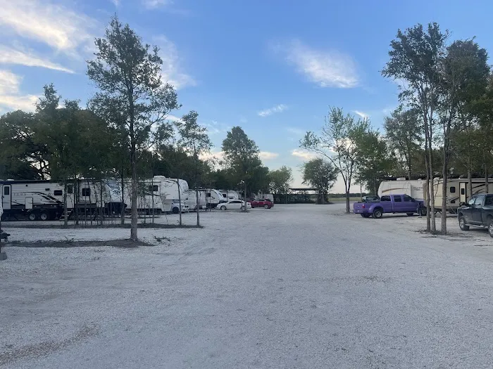 Home Grounds RV Park Picture 9