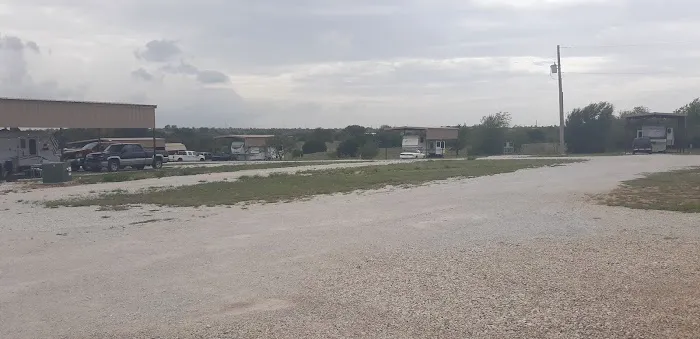 Lazy Oaks RV Park Picture 7