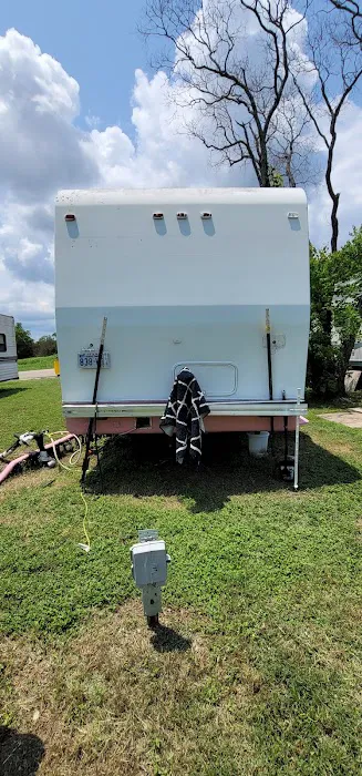 Clover Leaf Mobile Home Estate Picture 3
