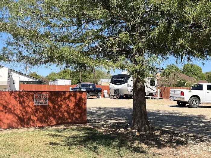Bremond RV Park Picture 1