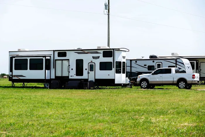 Blue Sky RV Park & Laundromat Picture 2