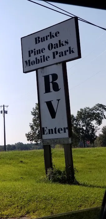 Pine Oaks RV Park Picture 7