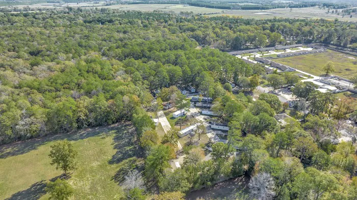 Pine Forest Mobile Home Park Picture 2