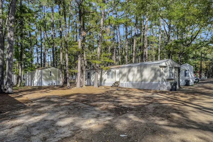 Pine Forest Mobile Home Park Picture 1