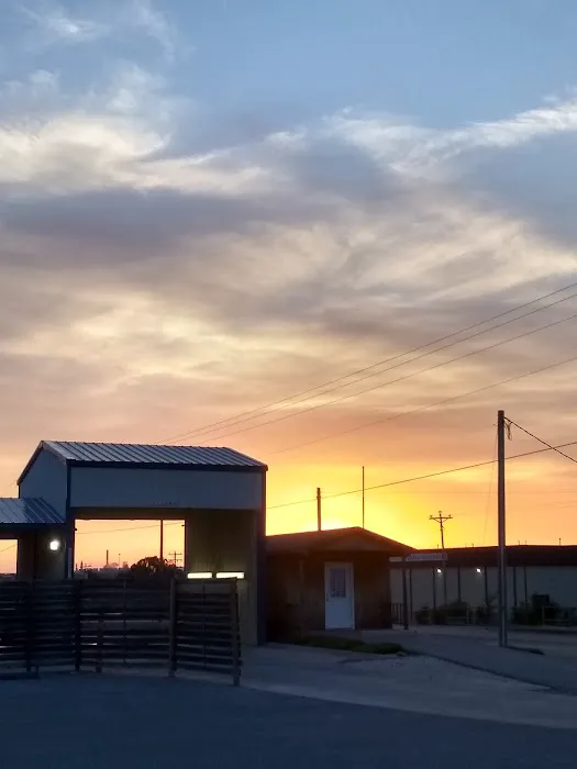Hang'Em High RV Park Picture 3