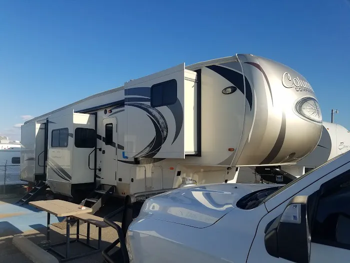 Hang'Em High RV Park Picture 6