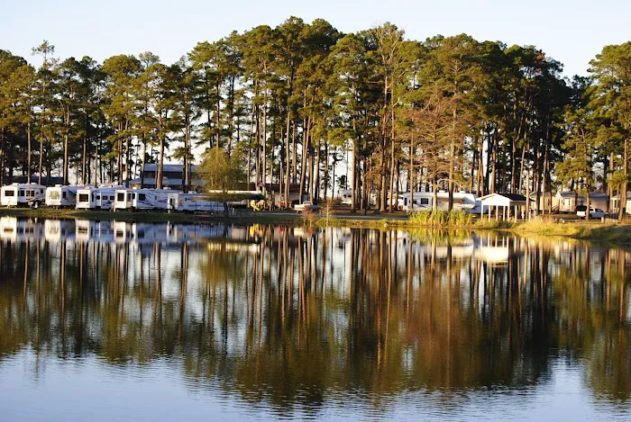 Lakeview Park & Beach Picture 1