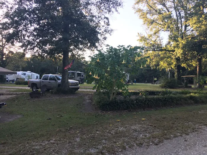 Quiet Oaks RV Park Picture 9