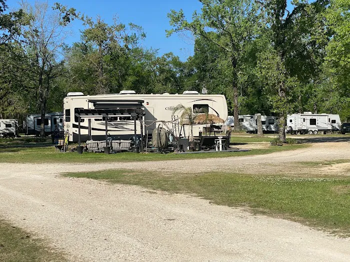 Quiet Oaks RV Park Picture 4