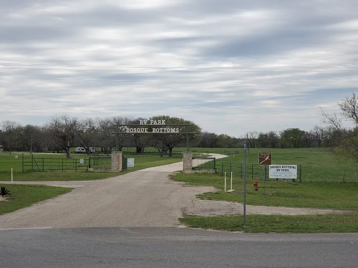 Bosque Bottoms RV Park Picture 2