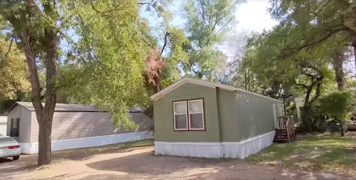 Shady Oaks Mobile Home Park Picture 2
