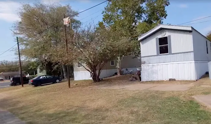 Shady Oaks Mobile Home Park Picture 3