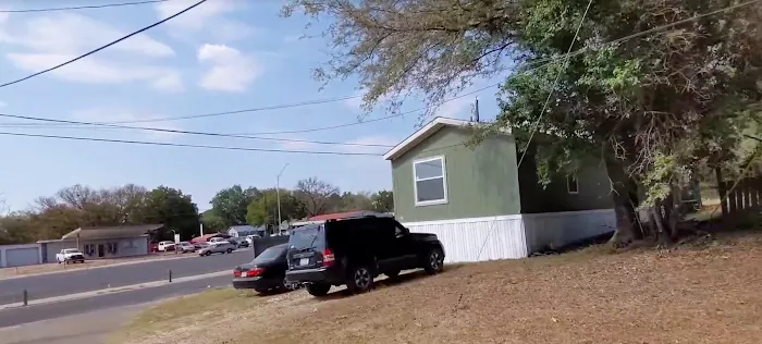 Oaklawn Mobile Home Park Picture 8