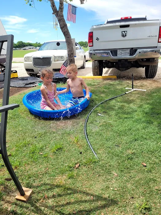 Speegleville RV Park Picture 3