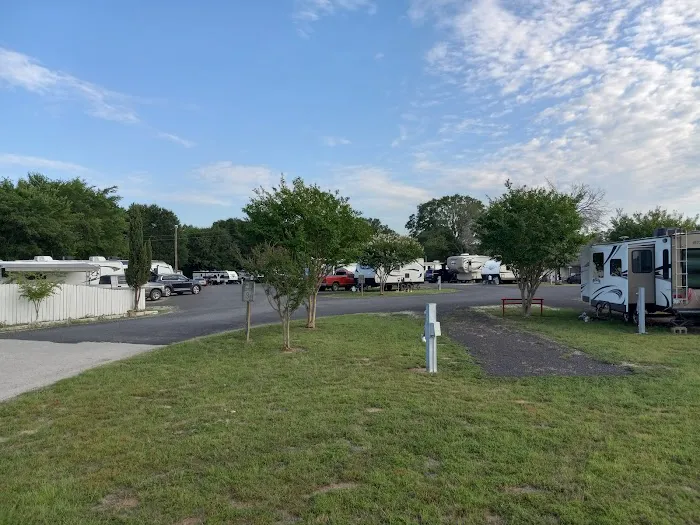 Central Texas RV Park Picture 2