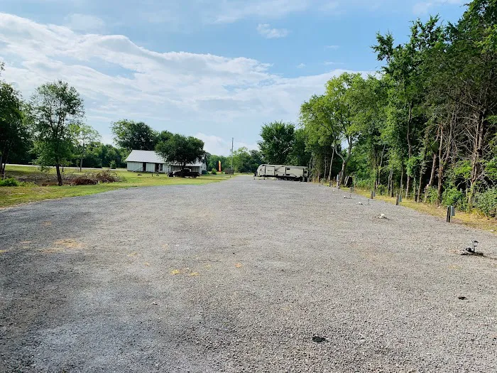 SJ's RV Park Picture 4