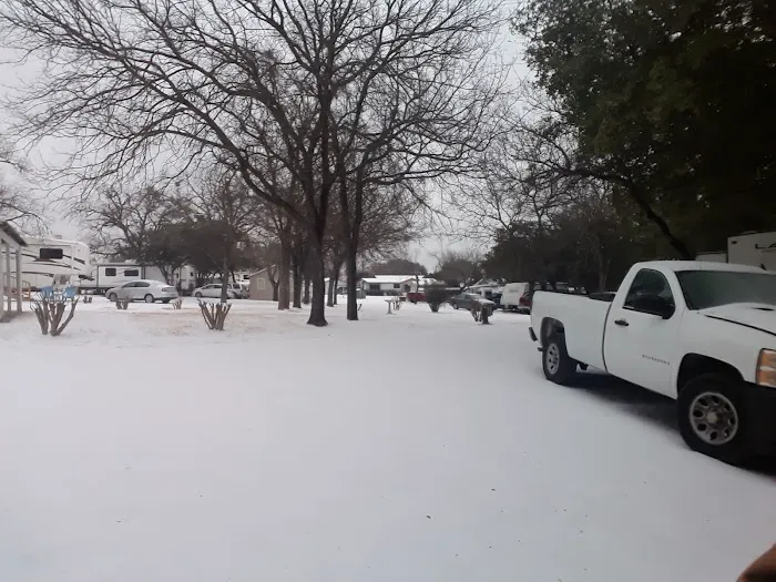 Thorp Spring RV Park Picture 2