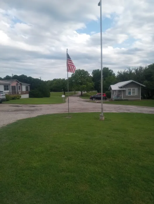 Thorp Spring RV Park Picture 4