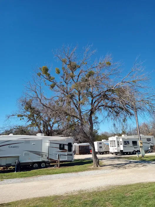 Thorp Spring RV Park Picture 8
