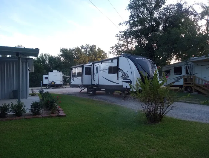Thorp Spring RV Park Picture 3