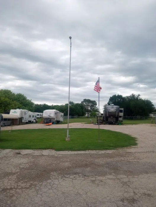 Thorp Spring RV Park Picture 6